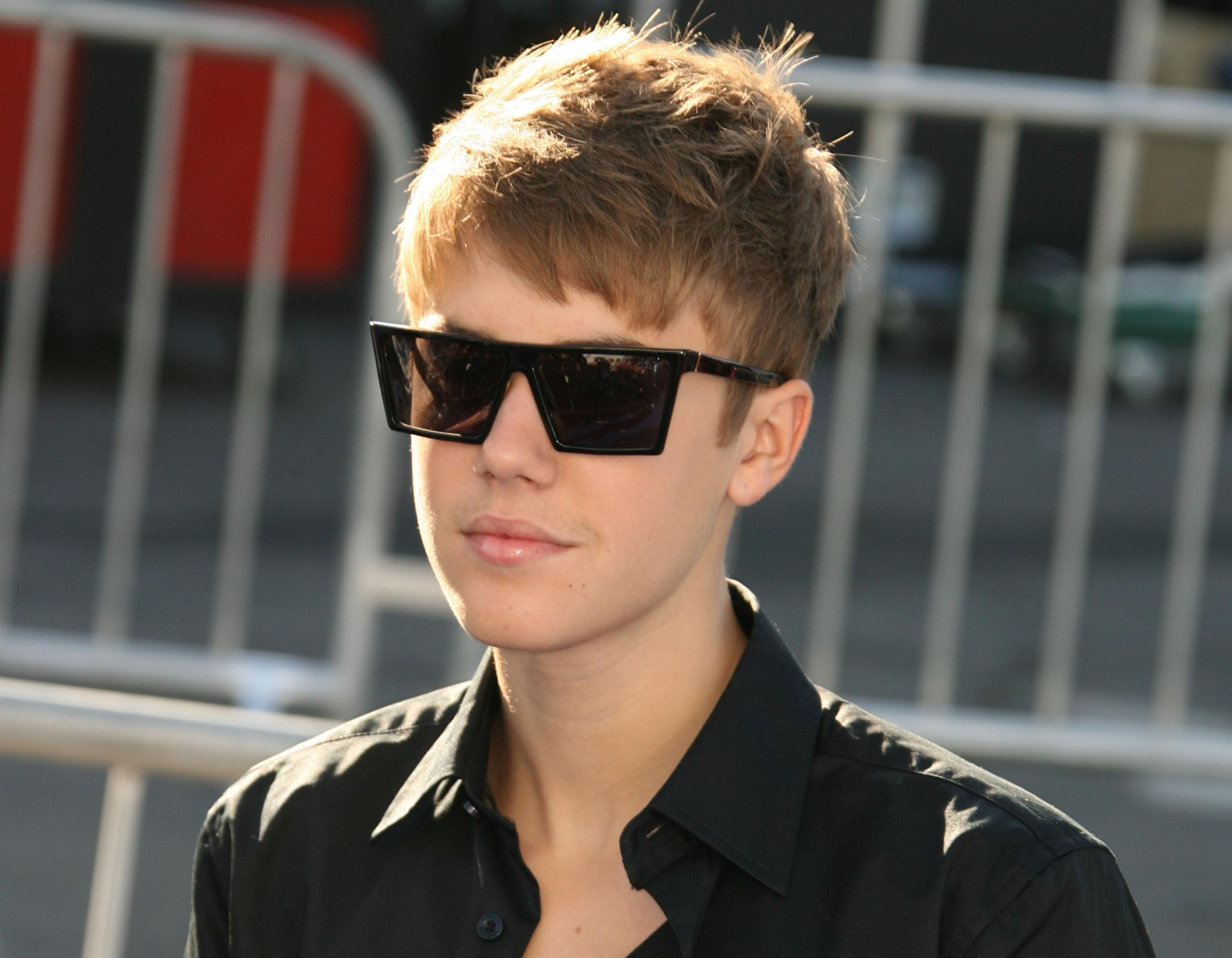 Justin Bieber - Celebs at Do Something Awards 2011 Photos | Picture 59700